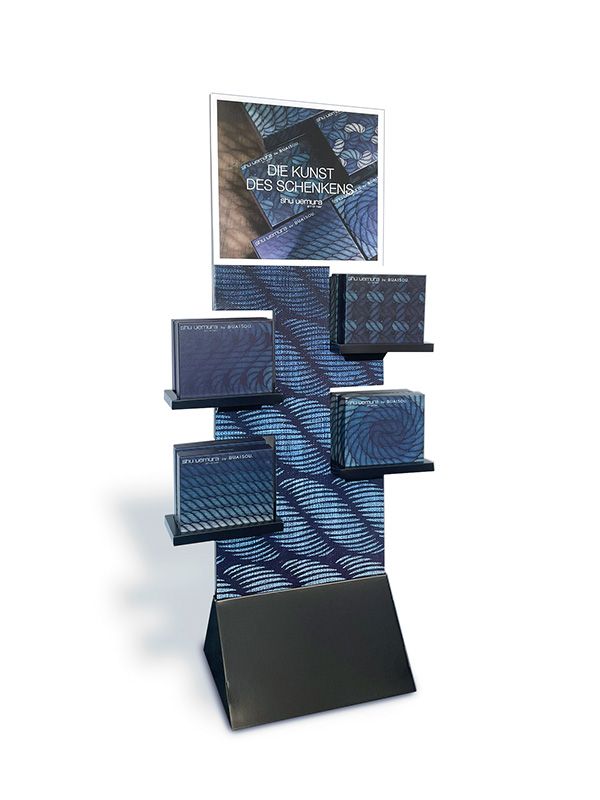 Shu Uemura X-Mas Gifting Display